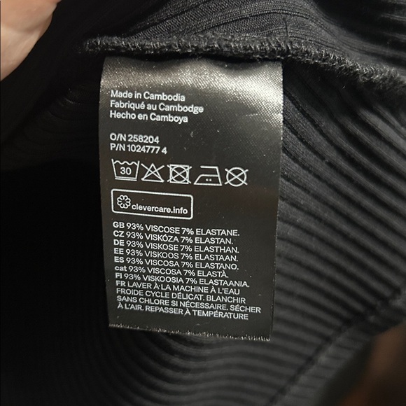 H&M Black Ribbed V-Neck Bodysuit - Picture 5 of 6